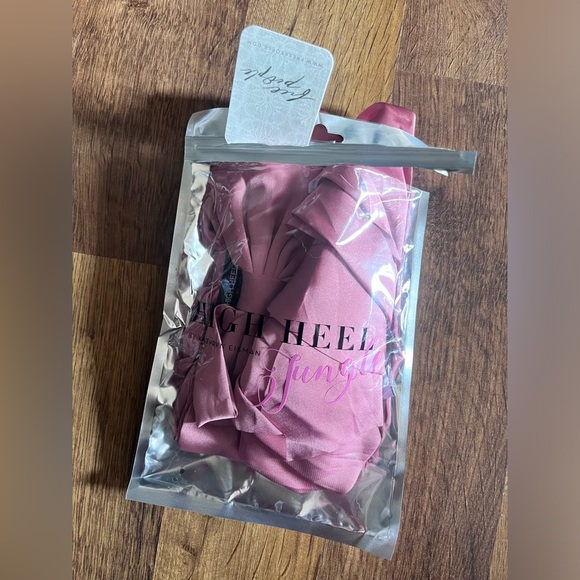 Pink Free People Portofino Bow Gloves - Picture 5 of 7